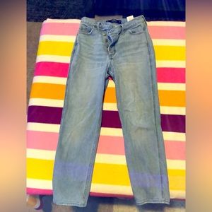 Hollister ultra high rise mom jeans size 25 v button